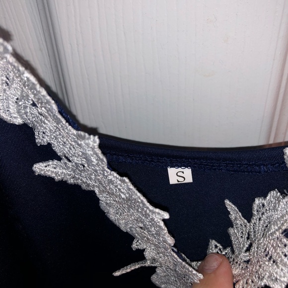 evening gown - Picture 4 of 5